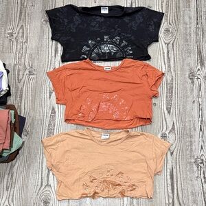 Gymshark X Kathry & Kendra Set of 3  Cropped T-Shirts